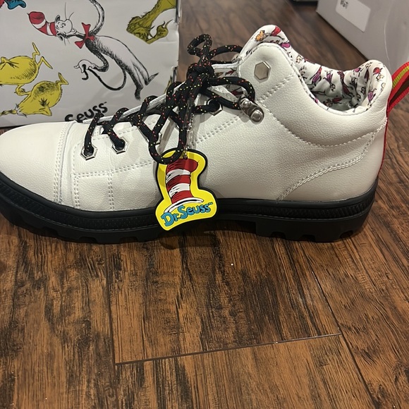 SKECHERS DR. SEUSS ALL YOUR SWEATERS ARE UGLY ROADIES BOOTS size 8 used once - Picture 6 of 15